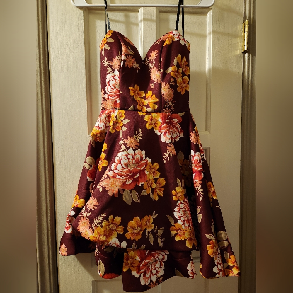 Beautiful semi-formal dress size 3/4